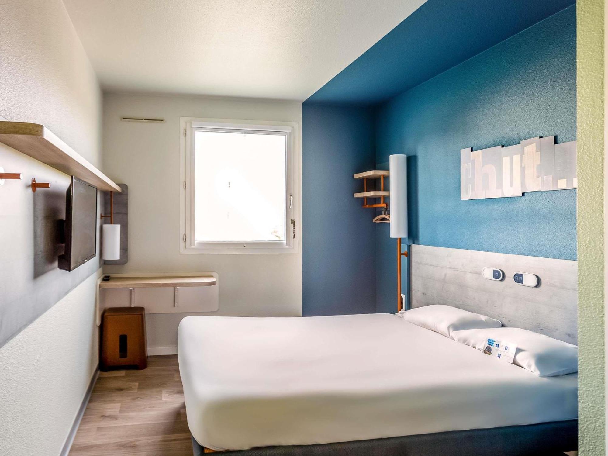 Ibis Budget Pertuis Portes Du Luberon Exterior photo