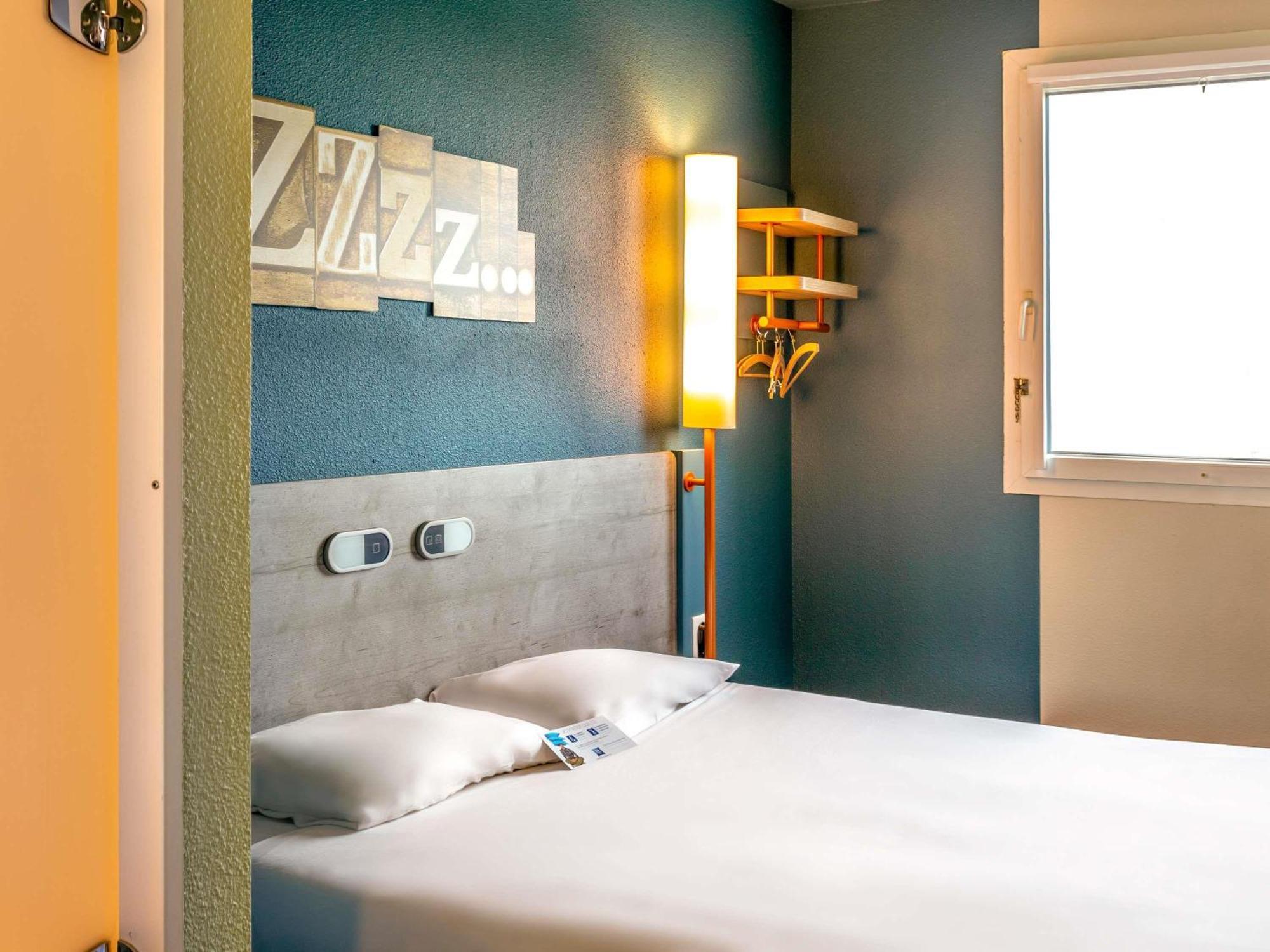 Ibis Budget Pertuis Portes Du Luberon Exterior photo